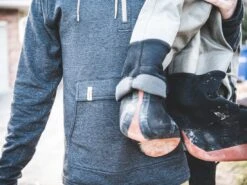 Simms Vermilion Full Zip Hoody -Karl's Fishing & Outdoors lifestyle vermilionfullziphoody simms closeup 50 99 sim 10026n