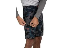 Simms Seamount Board Shorts 10 Simms Seamount Board Shorts -Karl's Fishing & Outdoors simms seamountboardshorts woodlandcamostorm lifestyle1 51 20 sim 10000